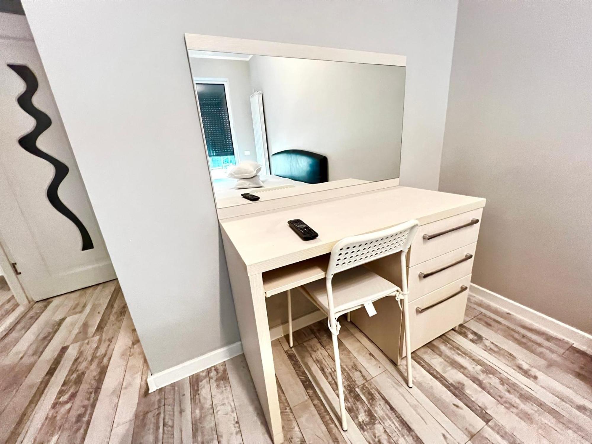 Grand Mamaia Lake Apartments คอนสตันซา ภายนอก รูปภาพ